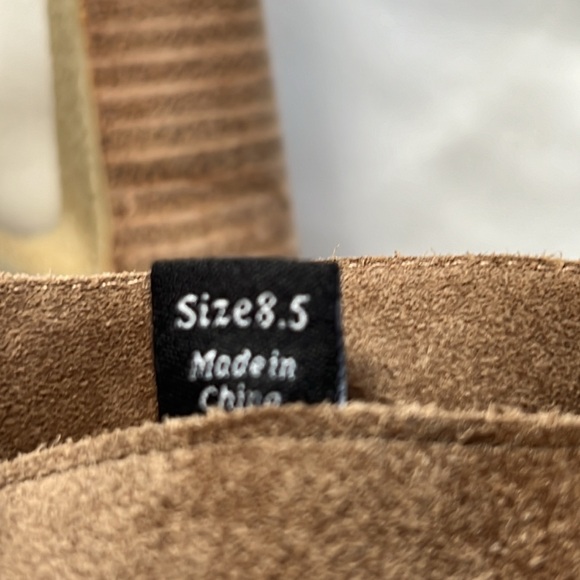 Dolce Vita Tan Suede Pull On Knee High Tall Heeled Boots - Picture 11 of 11